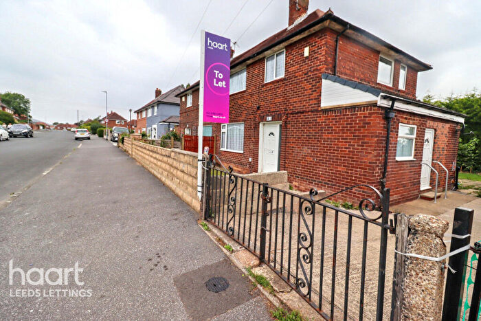 3 Bedroom Semi-Detached House To Rent In Cranmore Rise, Leeds, LS10