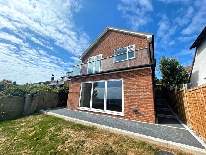 3 Bedroom Detached House For Sale In Hillcrest Road, Newhaven, BN9