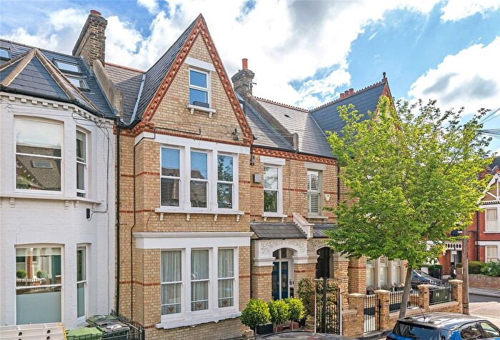 1 Bedroom Flat For Sale In Narbonne Avenue, Lambeth, London, SW4