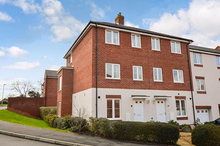 4 Bedroom End Of Terrace House For Sale In Wagstaff Way, Salisbury, SP2