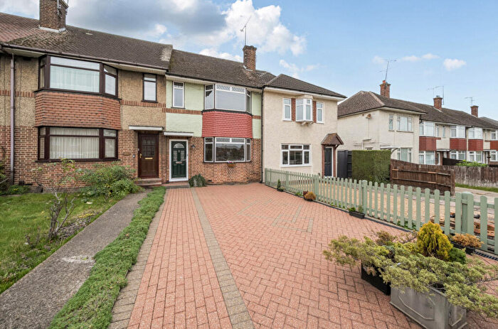 3 Bedroom Terraced House For Sale In Poynters Road, Dunstable, Bedfordshire, LU5
