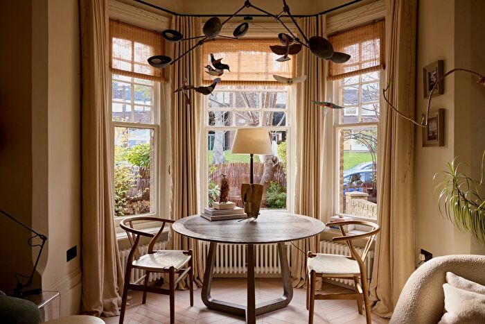 2 Bedroom Flat For Sale In Sylvan Road, London, SE19