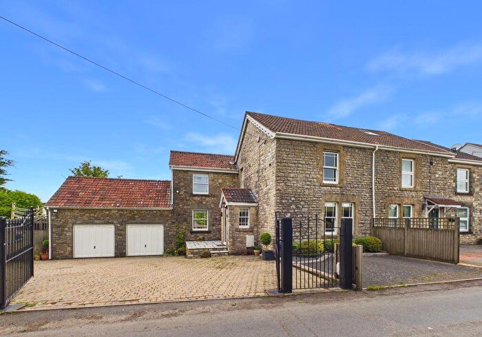 3 Bedroom Semi-Detached House For Sale In Hoecroft, Chilcompton, BA3