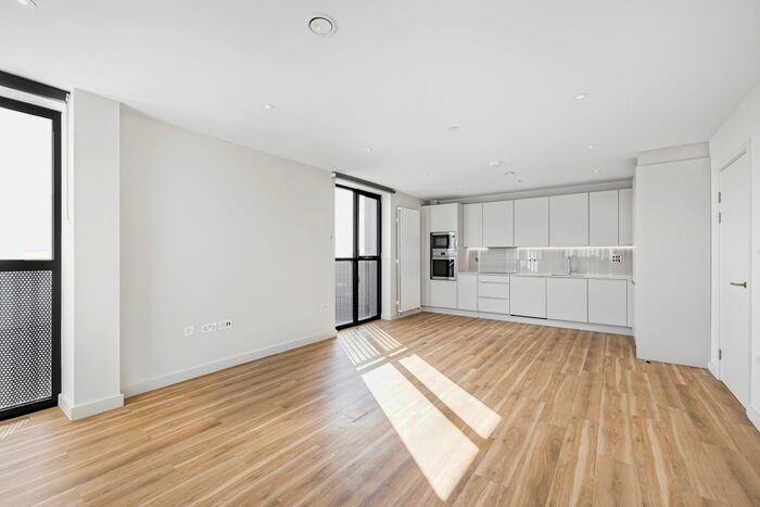 3 Bedroom Flat To Rent In George Street, Croydon, CR0