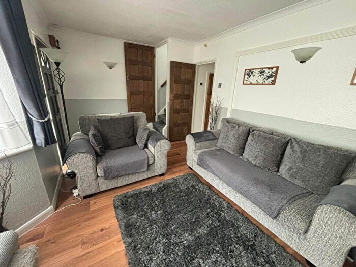 3 Bedroom End Of Terrace House For Sale In Gresham Drive, Chadwell Heath, RM6