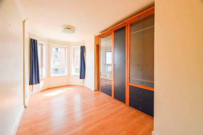 1 Bedroom Flat For Sale In Aphrodite Court, Isle Of Dogs, London, E14