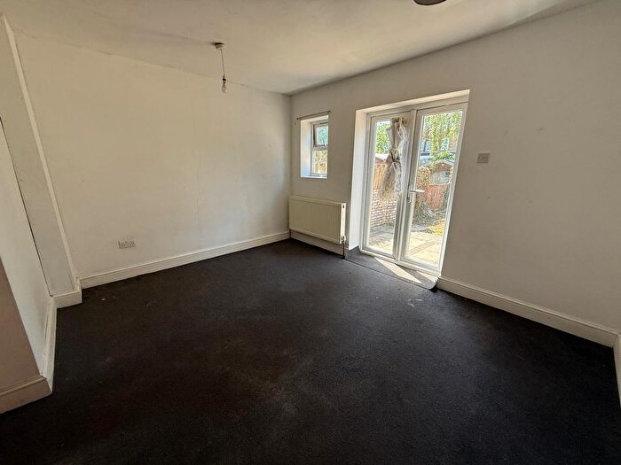 2 Bedroom Flat To Rent In Ilford, IG3