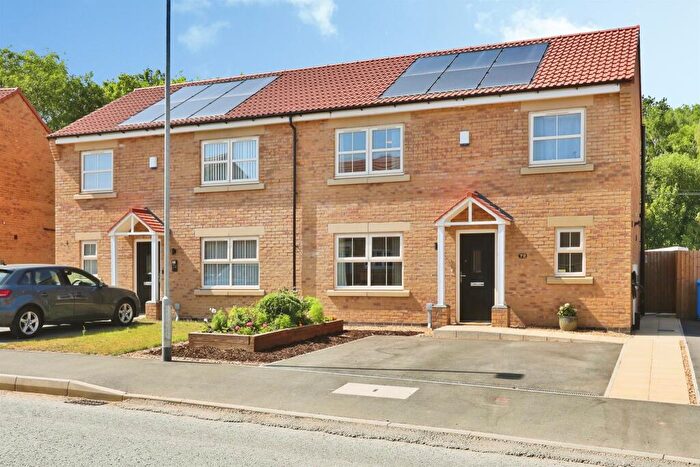 3 Bedroom Semi-Detached House For Sale In Lampman Way, Costhorpe, Worksop, S81