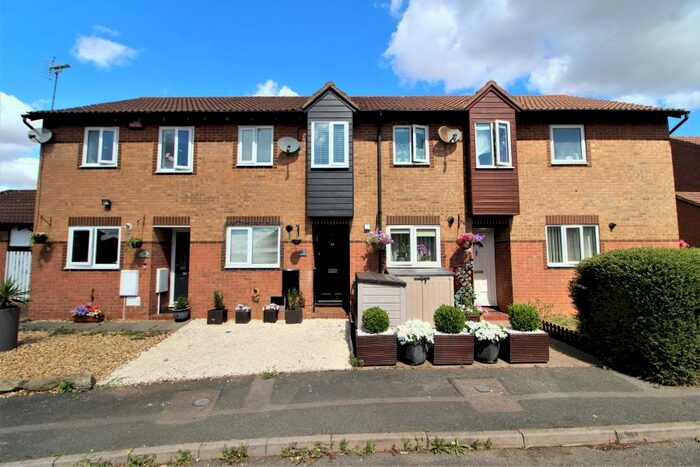 2 Bedroom Terraced House To Rent In Hexham Gardens, Bletchley, MK3