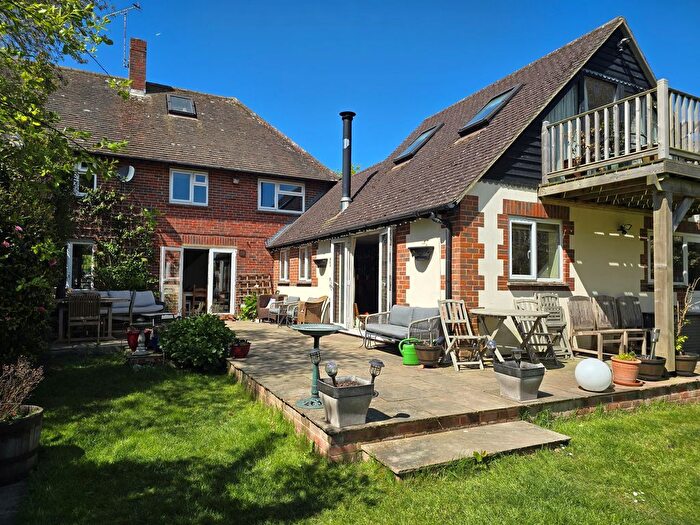 4 Bedroom Semi-Detached House For Sale In Hamstead Meadow, Chichester, PO18
