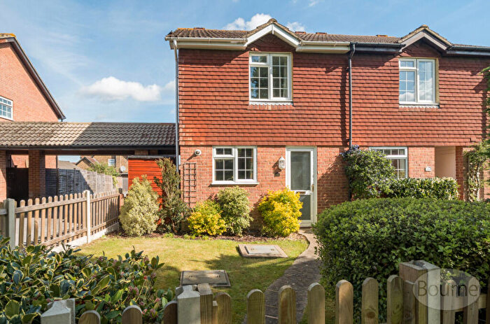 2 Bedroom End Of Terrace House For Sale In Greenhill Gardens, Guildford, Surrey, GU4