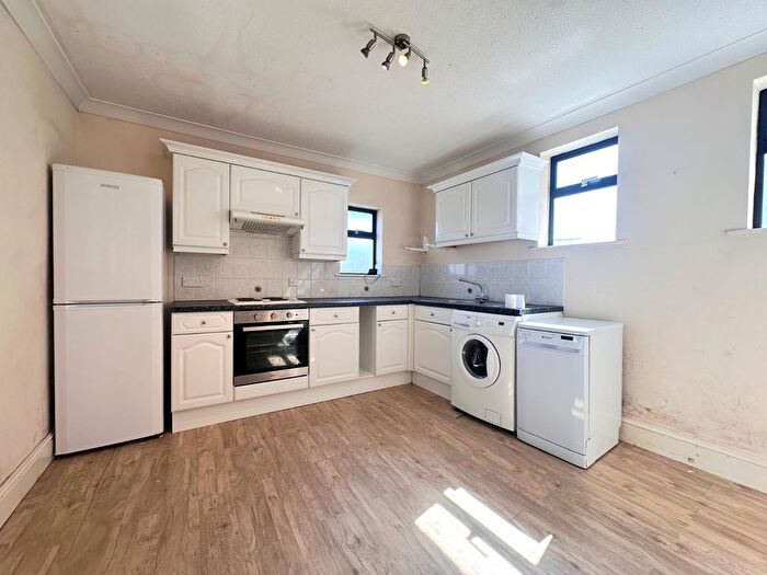 1 Bedroom Flat To Rent In Portswood Road, Southampton, Hampshire, SO17