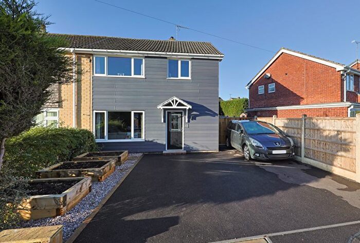 2 Bedroom Semi Detached House For Sale In Windermere Road, Clay Cross, Chesterfield, S45