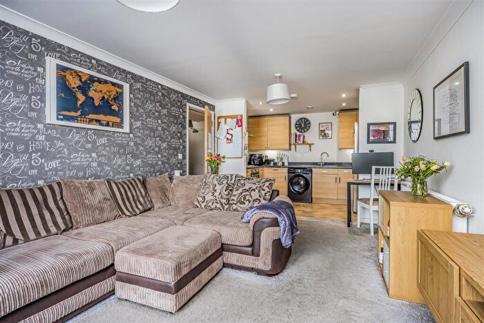 2 Bedroom Flat For Sale In Military Road, Portsmouth, PO3