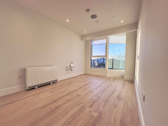 1 Bedroom Flat To Rent In Virginia House, Walton Street, Aylesbury, HP21