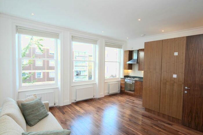 2 Bedroom Flat To Rent In Castletown Road, London, W14