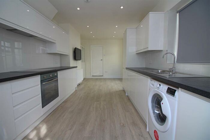 3 Bedroom House To Rent In Thorpe Road, London, E17