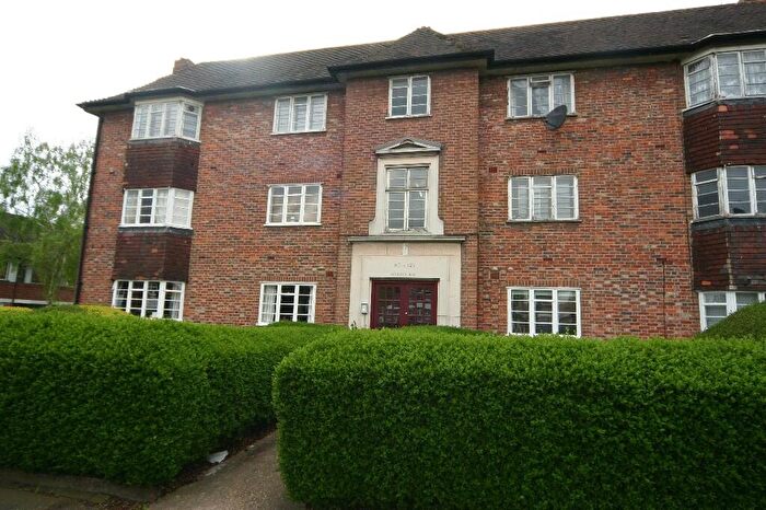 2 Bedroom Apartment To Rent In Ossulton Way, East Finchley, N2