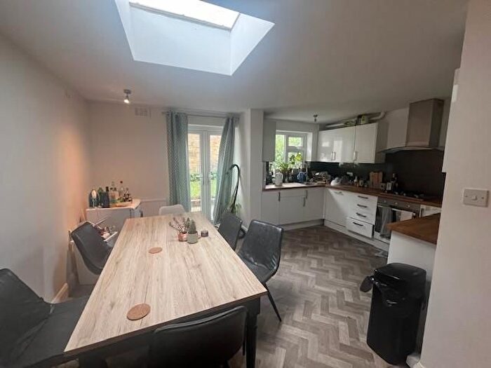 4 Bedroom End Of Terrace House To Rent In Rosebery Road, London, SW2