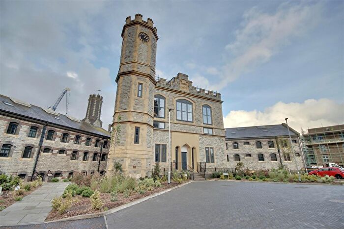 2 Bedroom Flat To Rent In Radial House, Governors Walk, PO3