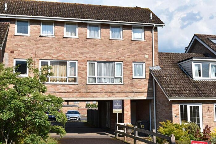 2 Bedroom Terraced House For Sale In Lower Wardown, Petersfield, GU31