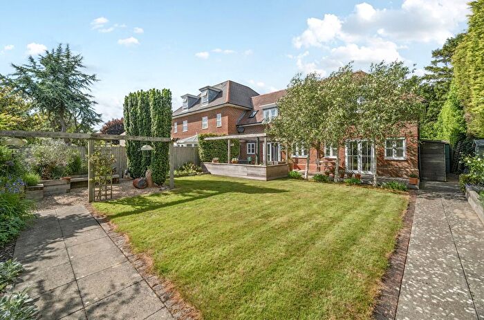 2 Bedroom Semi-Detached House For Sale In Pears Grove, Emsworth, PO10