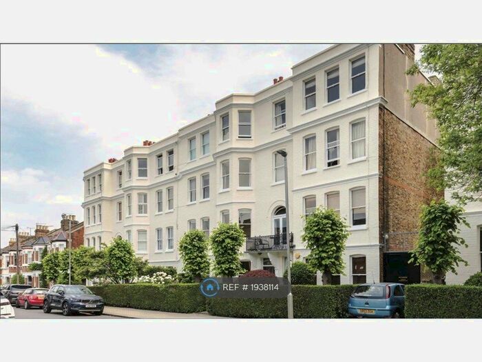 3 Bedroom Flat To Rent In Disraeli Gardens, London, SW15