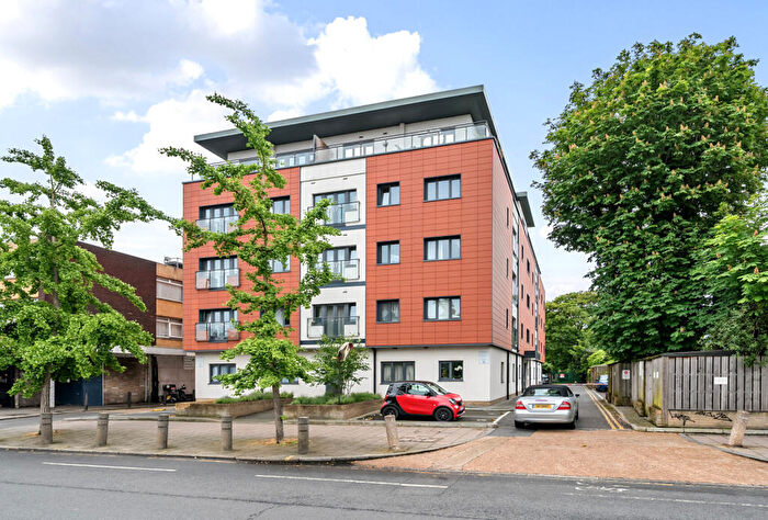 1 Bedroom Apartment For Sale In London Road, Mitcham, CR4
