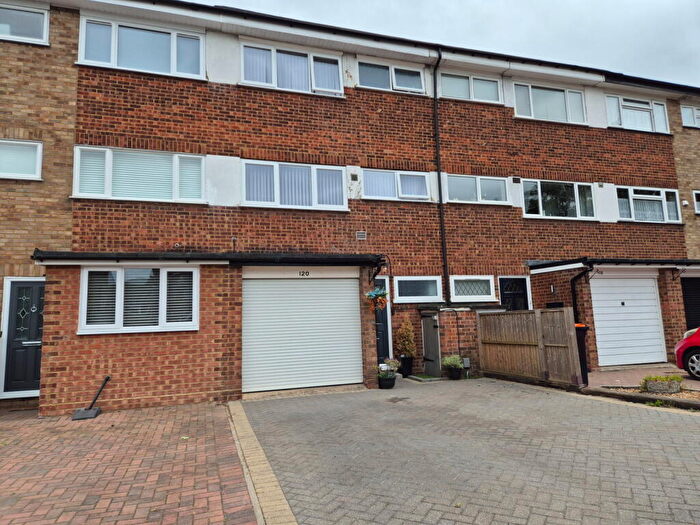 3 Bedroom Terraced House For Sale In St. Michaels Avenue, Houghton Regis, Dunstable, LU5