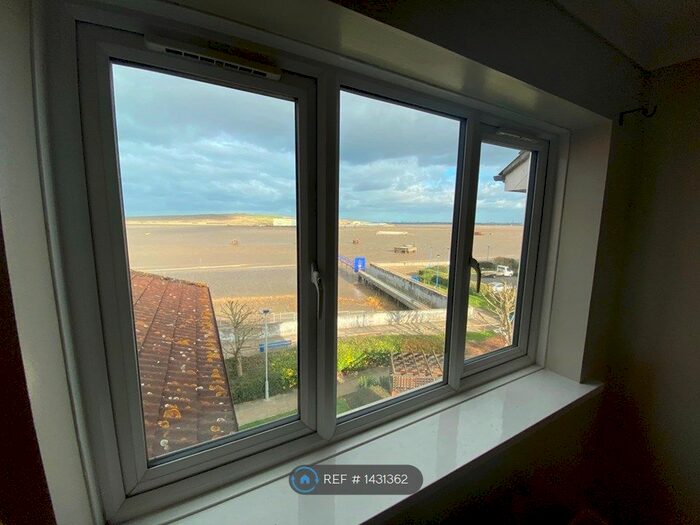 2 Bedroom Flat To Rent In Chandlers Drive, Erith, DA8