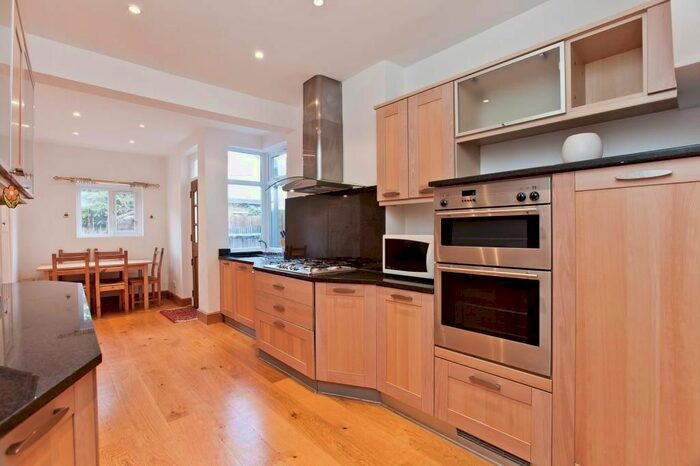 5 Bedroom Semi-Detached House To Rent In Alyth Gardens, London, NW11