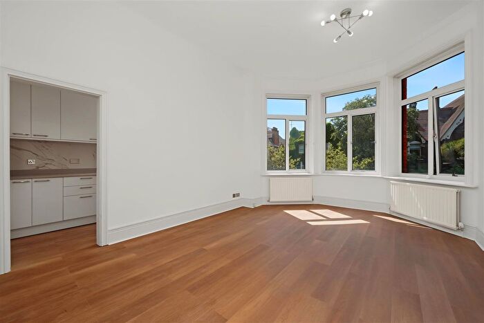 3 Bedroom Flat To Rent In Fitzjohn's Avenue, Hampstead, London, NW3