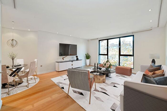 2 Bedroom Flat To Rent In Wycombe Square, London, W8