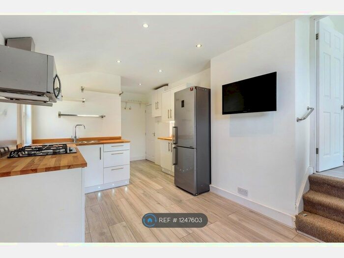 1 Bedroom Flat To Rent In Algiers Rd, London, SE13