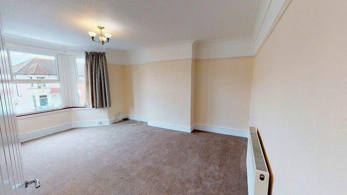 2 Bedroom Flat To Rent In Gordon Road, Ilford, IG1