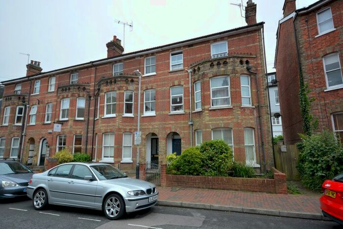 1 Bedroom Flat To Rent In Lime Hill Road, Tunbridge Wells TN1