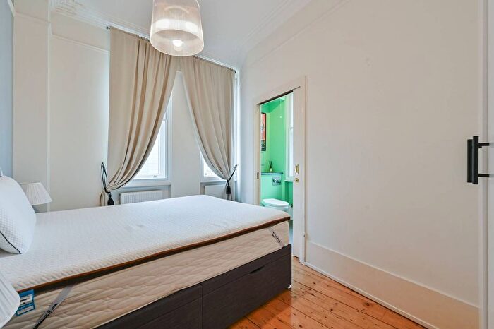 1 Bedroom Flat To Rent In Grays Inn Road, Bloomsbury, London, WC1X