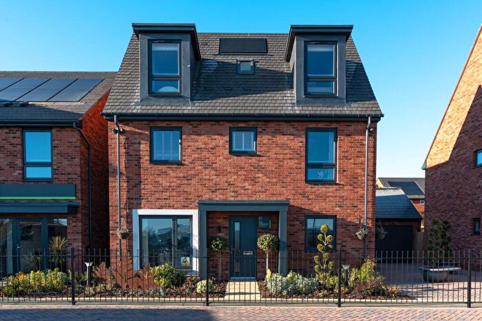 4 Bedroom Detached House For Sale In Himley Village, Middleton Stoney Road, OX26