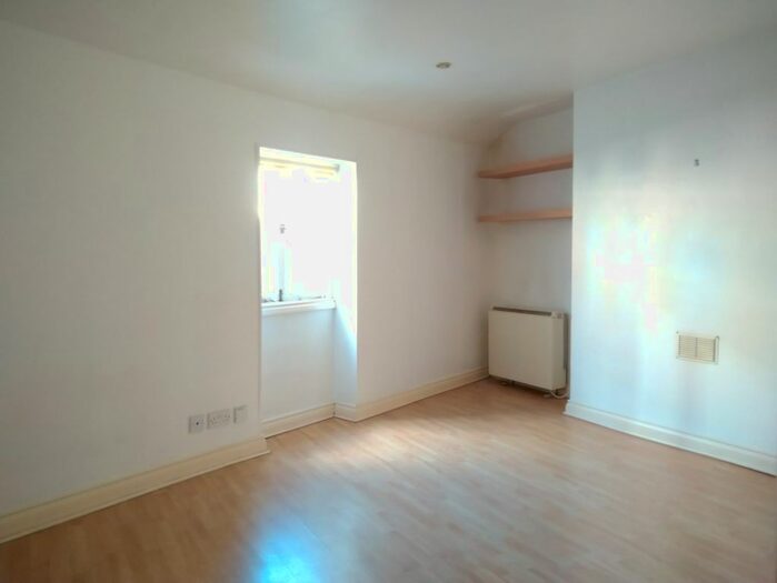 Studio To Rent In Clarence Street, Cheltenham GL50