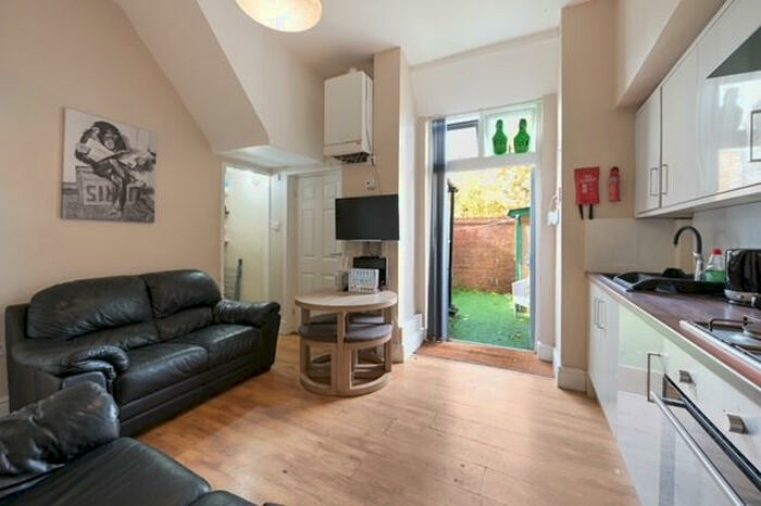 4 Bedroom End Of Terrace House To Rent In Norris Street, Preston, Lancashire, PR1