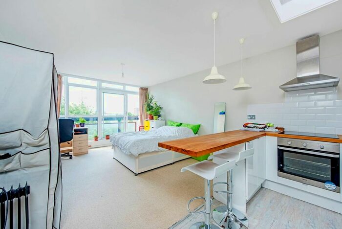 Studio To Rent In Fulham Road, Fulham Broadway, London, SW6