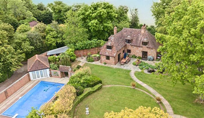 6 Bedroom Equestrian Facility For Sale In Rural Elham Valley, Kent, CT4