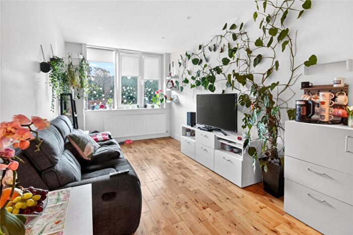 2 Bedroom Apartment For Sale In Opladen Way, Bracknell, Berkshire, RG12
