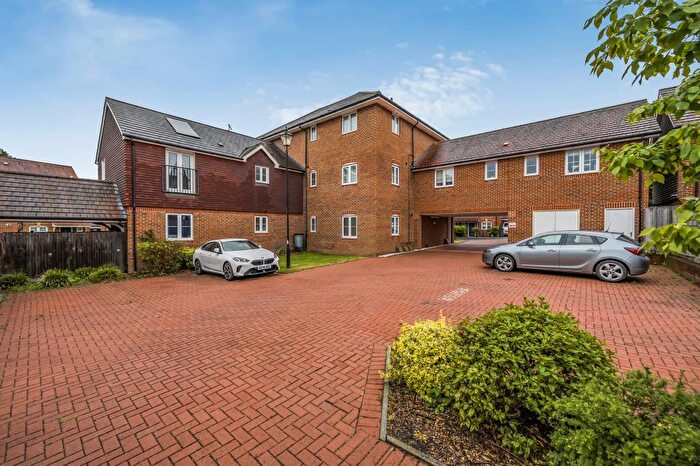 2 Bedroom Flat For Sale In Bagshot, Surrey, GU19