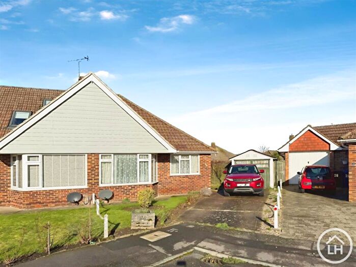1 Bedroom Semi-Detached Bungalow For Sale In Woodside Gardens, Sittingbourne, ME10