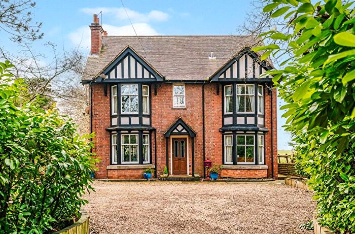 5 Bedroom Detached House For Sale In Station Road, Claverdon, Warwick, Warwickshire, CV35