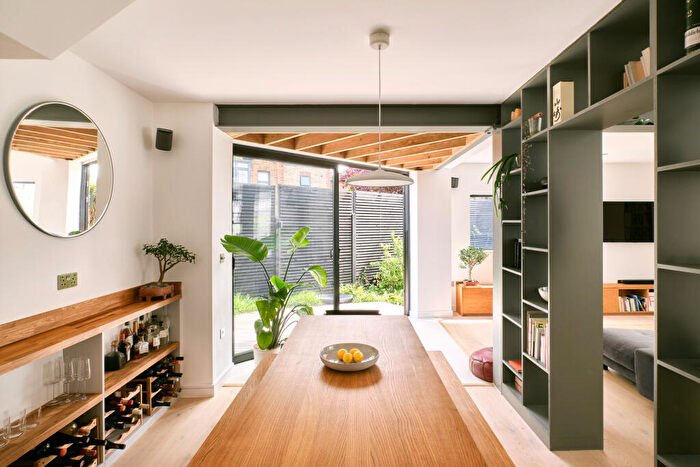 4 Bedroom End Of Terrace House For Sale In Putney Road, London, EN3