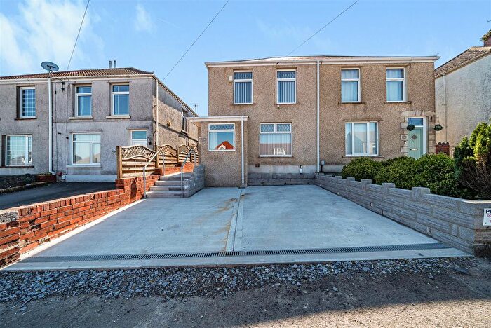 4 Bedroom Semi-Detached House For Sale In Roger Street, Treboeth, Swansea, SA5
