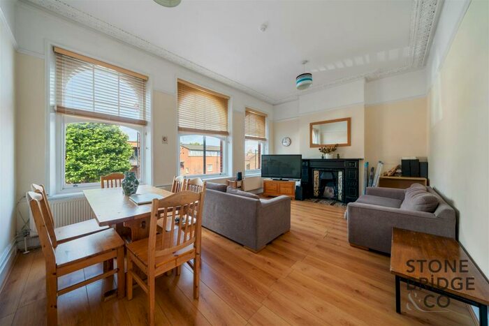 5 Bedroom Flat To Rent In Highbury Park, N5