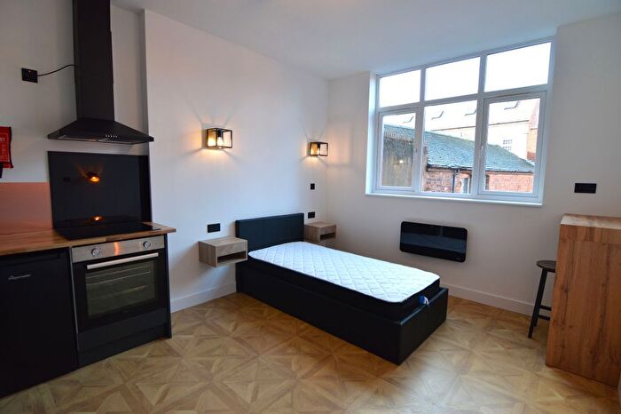 6 Bedroom Flat To Rent In Abbey Gate, Nuneaton, CV11